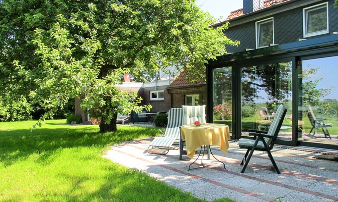 Wangerland Apartment | Lovely apartment for 2 guests with WIFI, TV, patio and parking