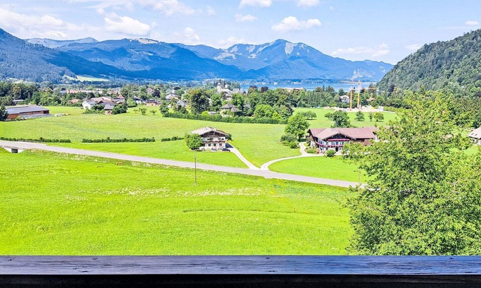Strobl Apartment | Lovely apartment for 3 guests with A/C, WIFI, TV and balcony