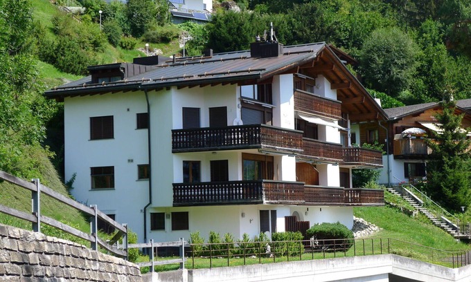 Laax Apartment | Lovely apartment for 3 guests with WIFI, TV, balcony and panoramic view