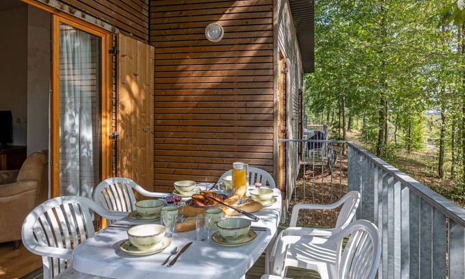 Eppe-Sauvage Apartment | Lovely apartment for 4 people with internet, terrace, pets allowed and parking