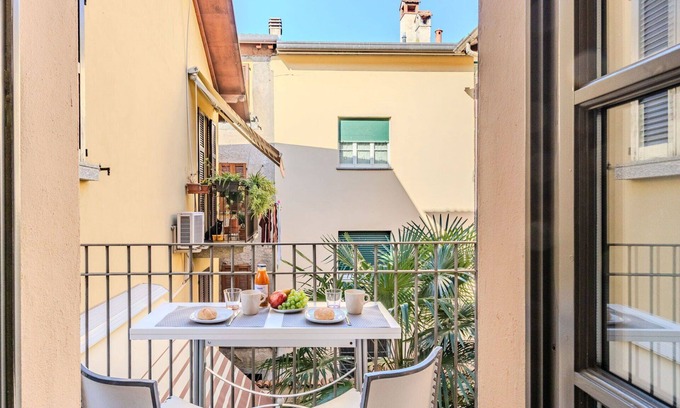 Bellano Apartment | Lovely apartment for 4 people with WIFI, balcony and pets allowed