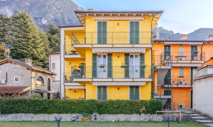 Lierna Apartment | Lovely apartment for 4 guests with WIFI, A/C, TV and balcony