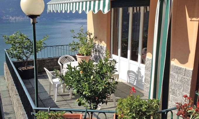 Nesso Apartment | Lovely apartment for 4 people with A/C, WIFI, TV, terrace, pets allowed and parking