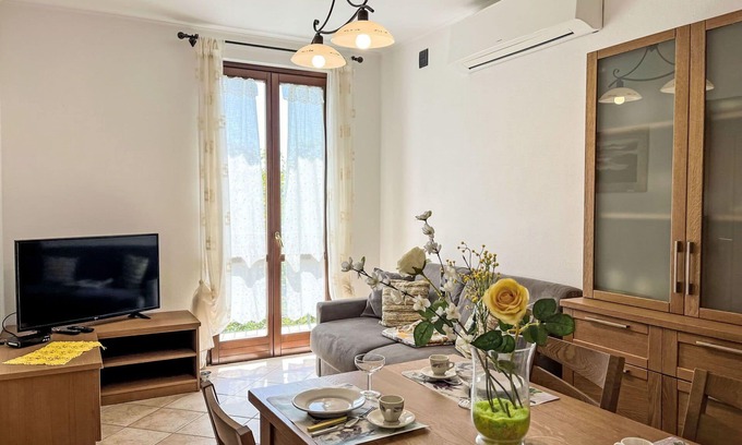 Savona Apartment | Lovely apartment for 5 guests with WIFI, TV, patio, pets allowed, panoramic view and parking