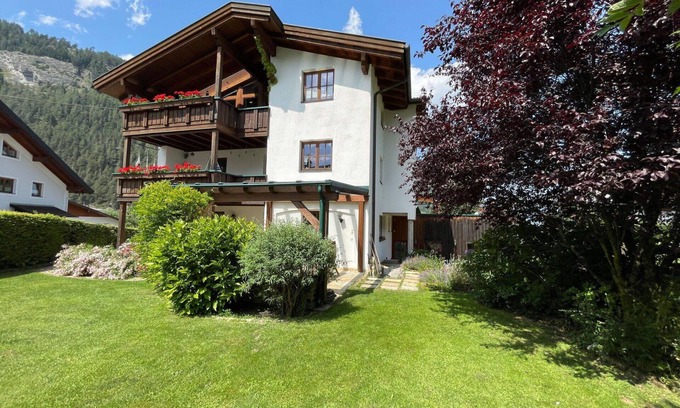 Pfunds Apartment | Lovely apartment for 6 guests with WIFI, TV, terrace and parking