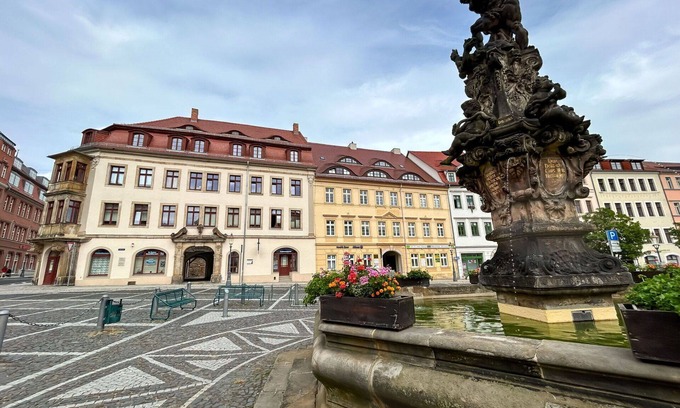 Zittau Apartment | Lovely apartment for 6 guests with WIFI, TV, patio, pets allowed and parking