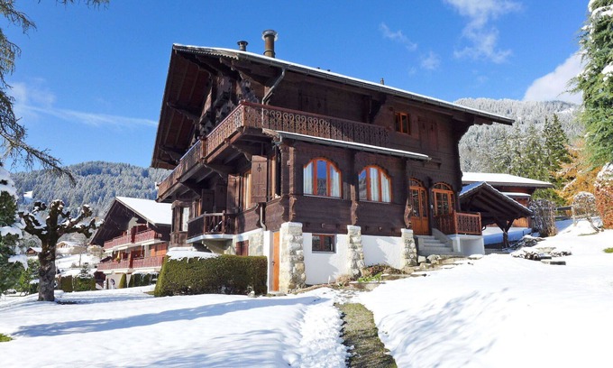 Ollon Apartment | Lovely apartment for 6 guests with WIFI, TV, balcony and parking