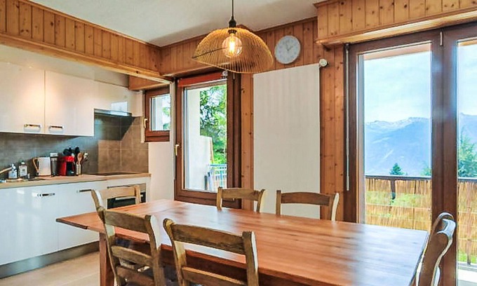 Anzere Apartment | Lovely apartment for 7 guests with WIFI, TV and balcony