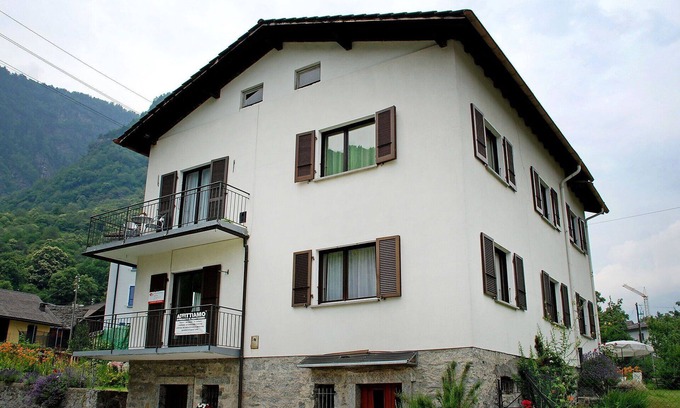Chironico Apartment | Lovely apartment for 4 people with WIFI, TV, balcony and panoramic view