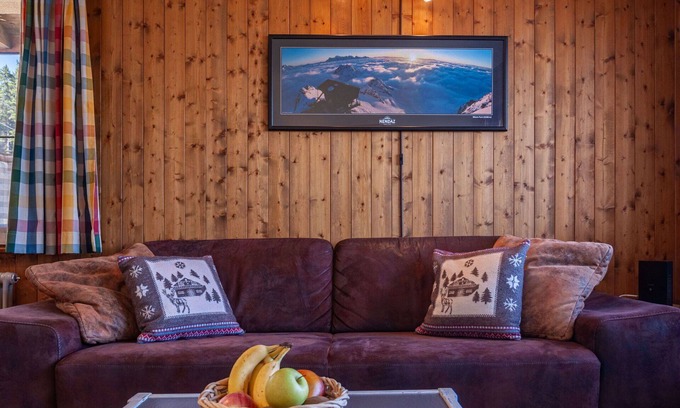 Salins Apartment | Lovely apartment for 6 people with WIFI, TV, balcony and parking