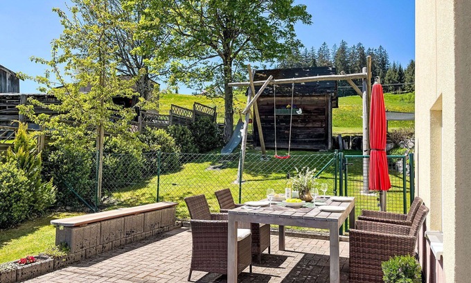Eisenbach Apartment | Lovely apartment for 3 guests with WIFI, TV, patio, pets allowed and parking