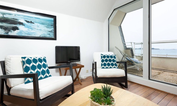 Lancieux Apartment | Lovely apartment for 4 guests with WIFI and balcony