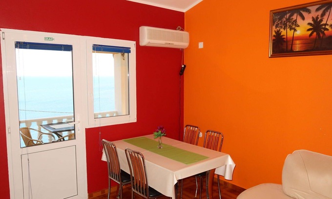 Prizna Apartment | Lovely apartment for 2 guests with WIFI, A/C, TV, terrace and parking