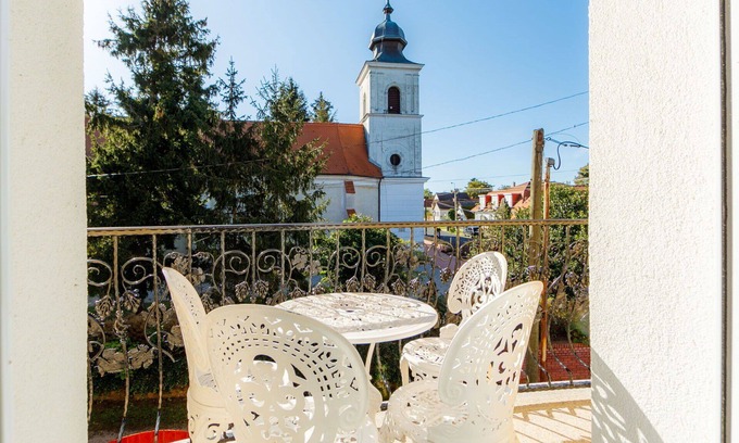 Balatonbereny Apartment | Lovely apartment for 8 guests with A/C, WIFI, TV, patio and parking