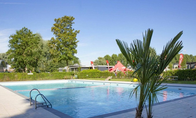's-Gravendeel Apartment | Lovely apartment for 4 guests with WIFI, TV, terrace and parking