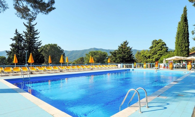 Villanova d'Albenga House | Lovely apartment in villa for 5 people with WIFI, pool, A/C, TV, patio, pets allowed and parking