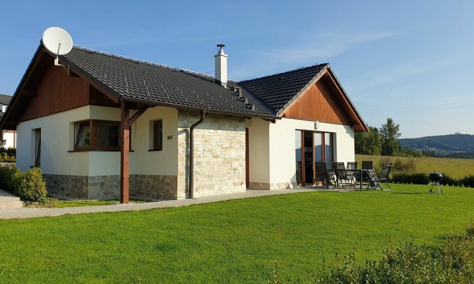 Lipno nad Vltavou House | Lovely apartment in villa for 6 people with WIFI, TV, terrace, pets allowed and parking