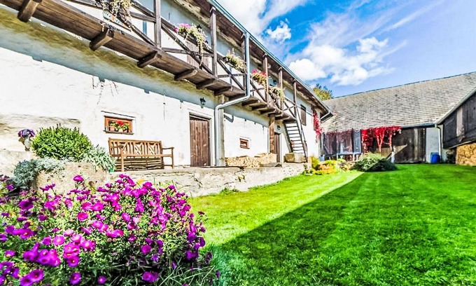 Horni Plana Villa | Lovely apartment in villa for 4 guests with pool, WIFI, TV, pets allowed and parking