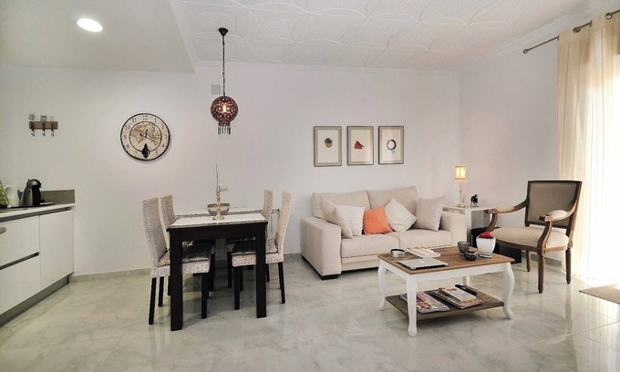 Eixample Apartment | Lovely Apartment In Girona City Centre 10 Minutes Walk To The Old Town
