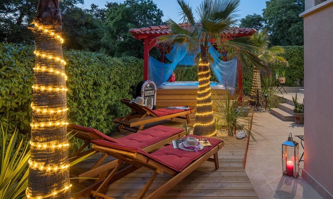 Krnica Apartment | Lovely apartment in Krnica with sauna