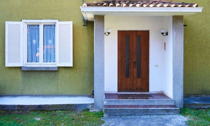 Dervio House | Lovely apartment in villa for 8 guests with WIFI, TV, balcony and pets allowed
