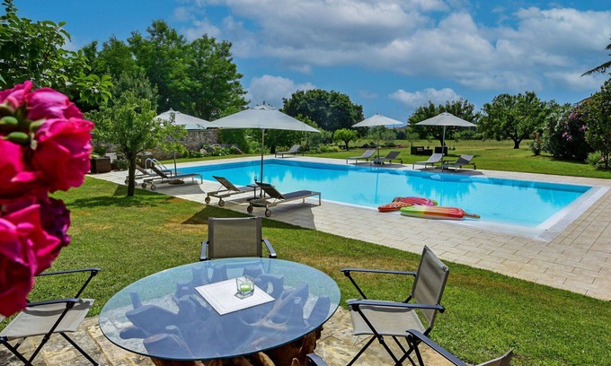 Kastelir House | Lovely apartment in villa for 4 people with A/C, WIFI, pool, TV, terrace and parking