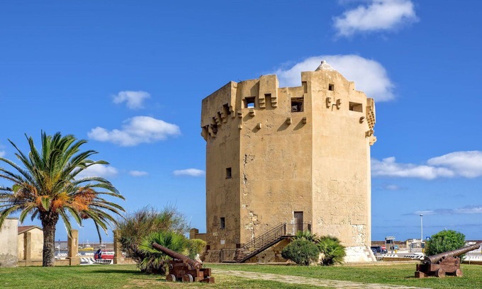 Porto Torres Apartment | Lovely apartment for 3 guests with WIFI, A/C, TV and terrace