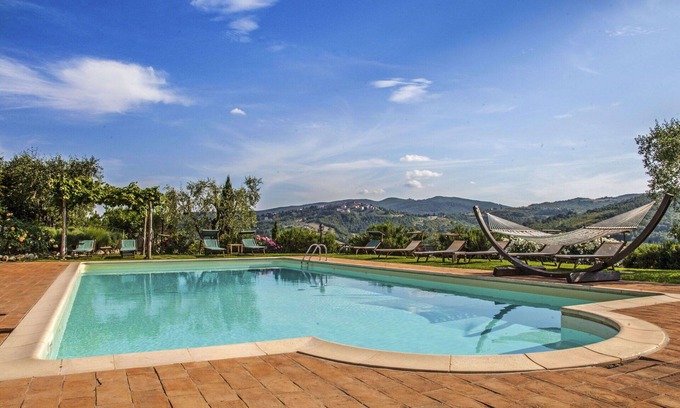 Allerona Apartment | Lovely apartment with WIFI, pool, TV, patio, pets allowed, panoramic view and parking