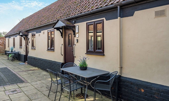 Colchester Apartment | Lovely barn in a beautiful setting with swimming pool.
