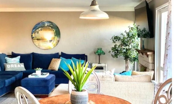 Del Obispo House | Lovely Cozy Beach Cottage.