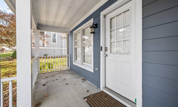 Shelby Hills House | Lovely Cozy East Nashville House 5 Minutes to Downtown Nashville. Pet-Friendly!