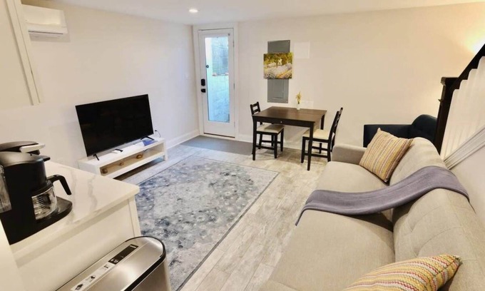 Near Northeast Apartment | Lovely English Basement Apartment in Washington DC