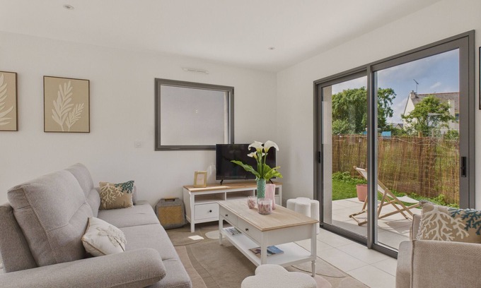 Erquy House | Lovely family home for 8 with garden