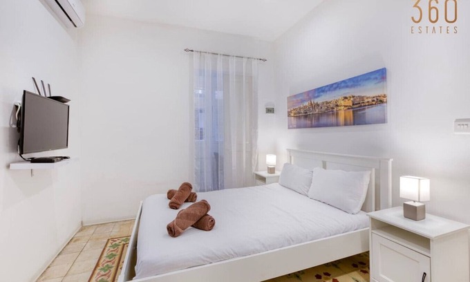 Floriana Apartment | Lovely Floriana studio, close to Valletta capital!