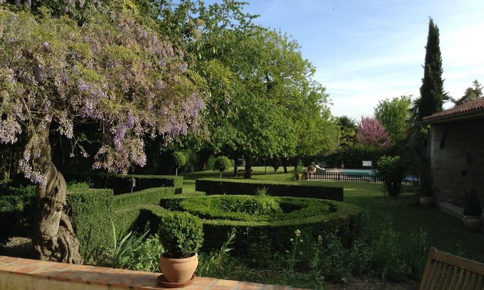 Saint-Sylvestre-sur-Lot House | Lovely house in the center of the village