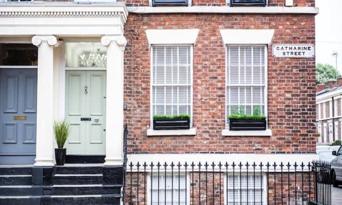 Georgian Quarter House | Lovely Georgian Townhouse in city centre