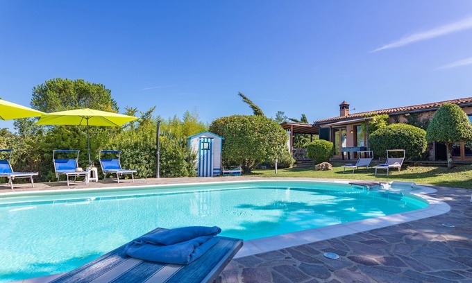 Monticiano Villa | lovely ground floor cottage, sleeps 6 set in a tranquil ,private and panoramic position – completely