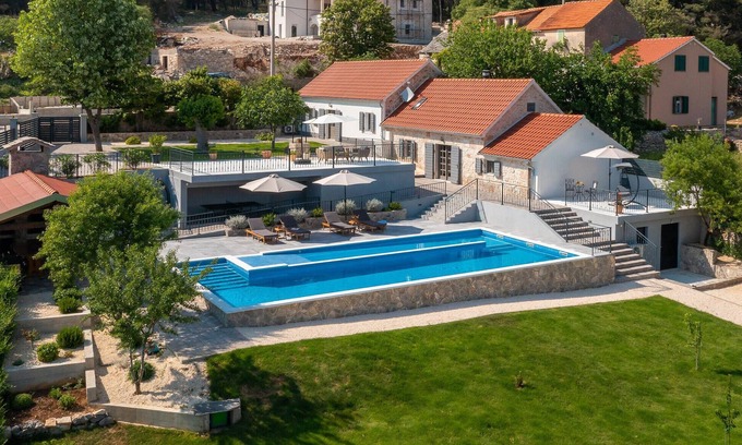 Sibenik House | Lovely home in Dubrava kod Sibenika