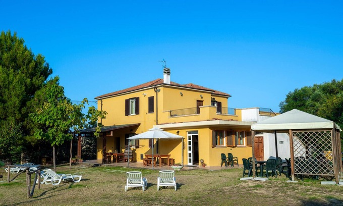 Cologna Spiaggia House | Lovely home in Roseto degli Abruzzi