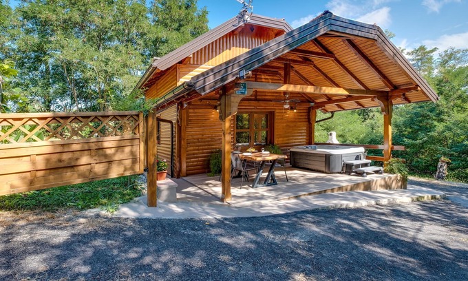 Velika Gorica House | Lovely home in Donja Lomnica with sauna