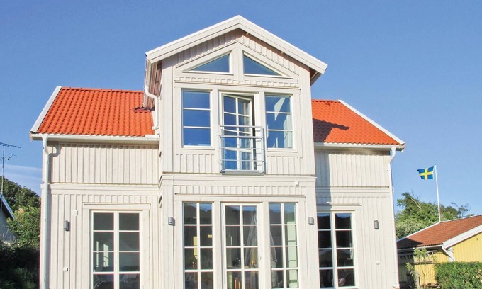 Hamburgsund House | Lovely home in Hamburgsund with WiFi