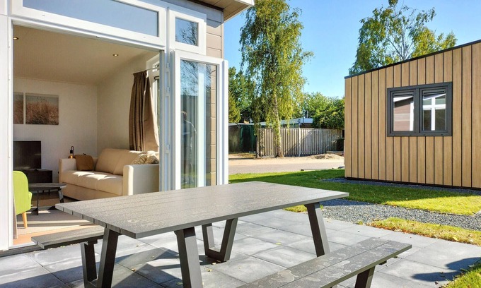 Heinkenszand House | Lovely home in Heinkenszand with heated swimming pool