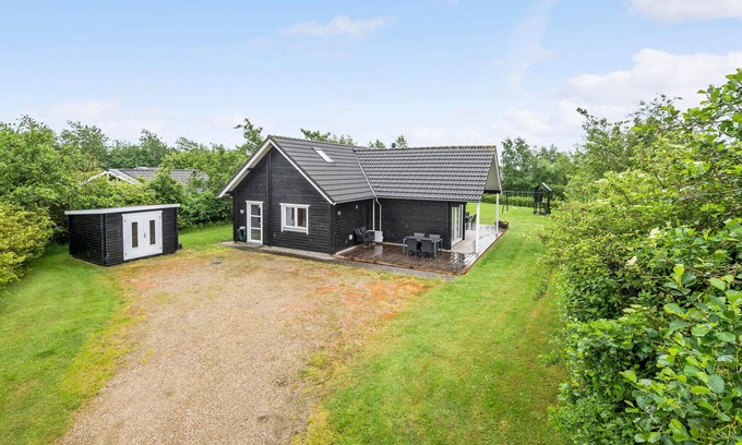 Bork Havn House | Lovely home in Hemmet with WiFi