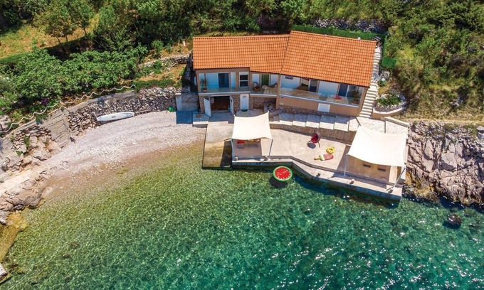 Stinica House | Lovely home in Josinovac with WiFi