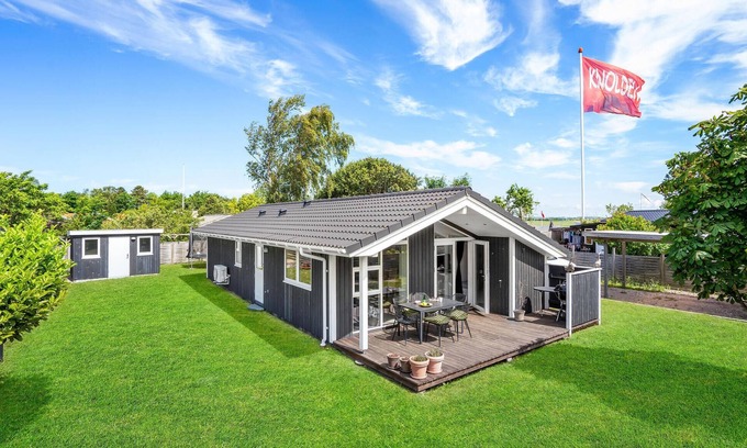 Store Kongsmark House | Lovely home in Slagelse with kitchen