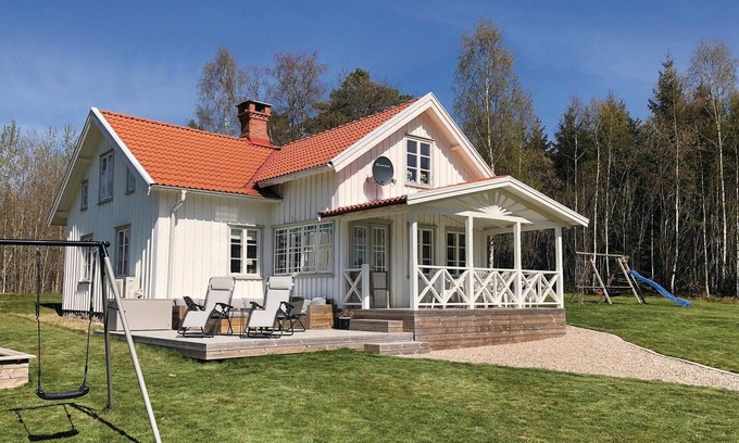 Sollebrunn House | Lovely home in Sollebrunn with WiFi