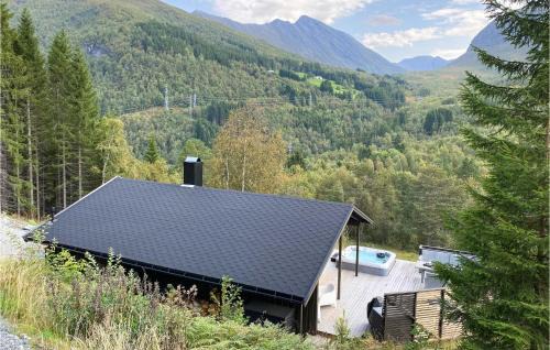 Møre og Romsdal House | Lovely Home In Stordal With Wifi