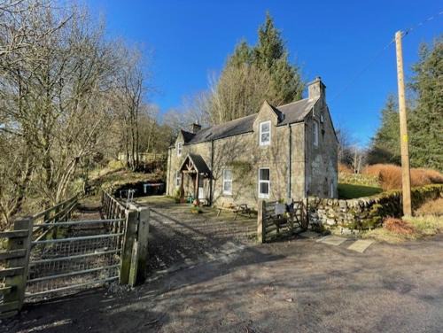 Sanquhar House | Lovely house next to Euchan River