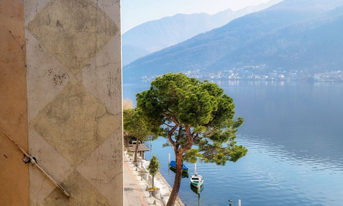Morcote Apartment | Lovely loft with loft and lake view in Morcote (Lavanda)
