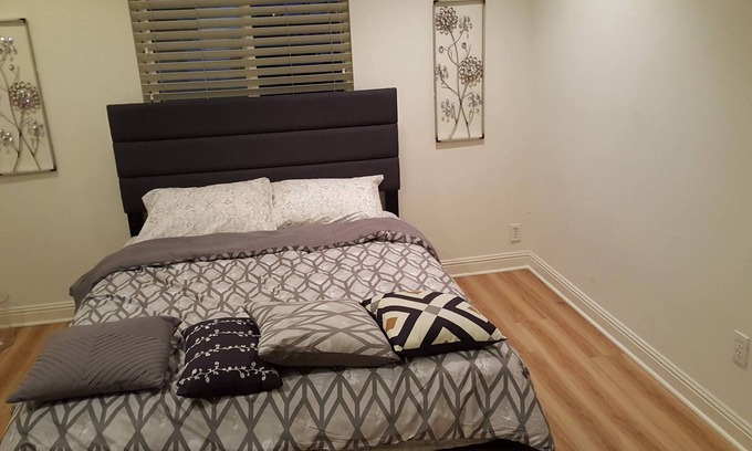 Pico - Robertson Apartment | Lovely Master bedroom Suite & fast WIFI by West LA (private room)